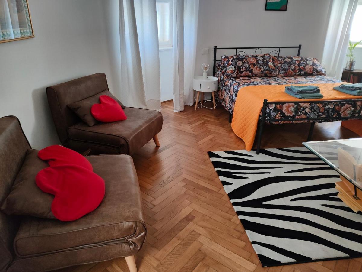 Volta 8 Rooms Trieste Luaran gambar